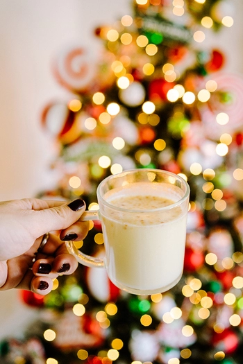 DUO Bílá horká čokoláda s lískovými oříšky