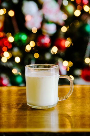 DUO Bílá horká čokoláda s lískovými oříšky