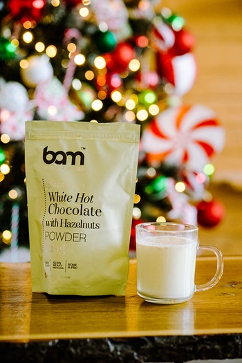 DUO Bílá horká čokoláda s lískovými oříšky