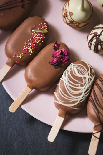Balíček pečiva Cakepops & Popsicles