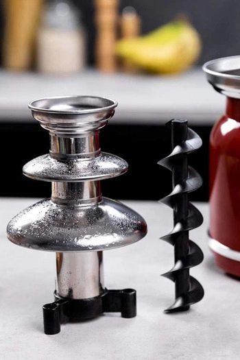 Sada mléčné čokolády na fontánu a mini fontána